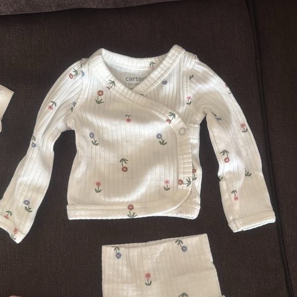 Carter’s Preemie girl’s matching outfit sets - Picture 6 of 7